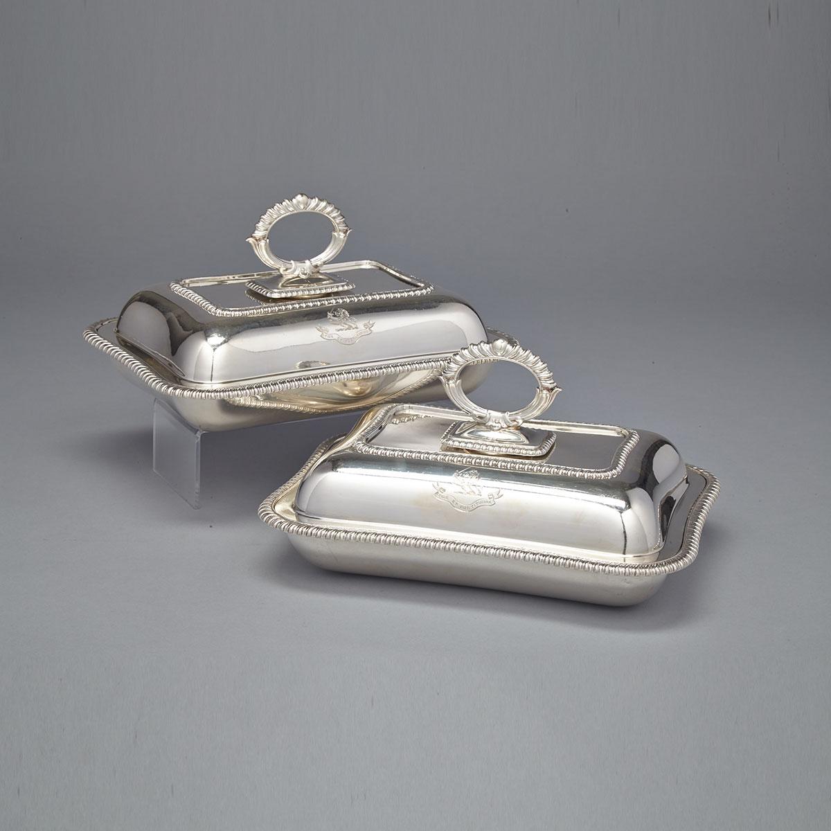 Pair of English Silver Covered Entrée Dishes, Joseph Rodgers & Sons, Sheffield, 1910