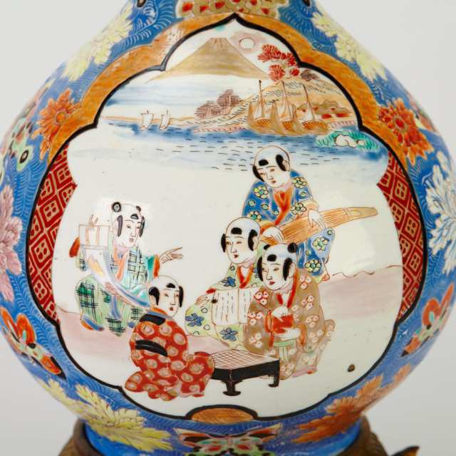 Fukugawa Double Gourd Vase, Meiji Period, Circa 1900