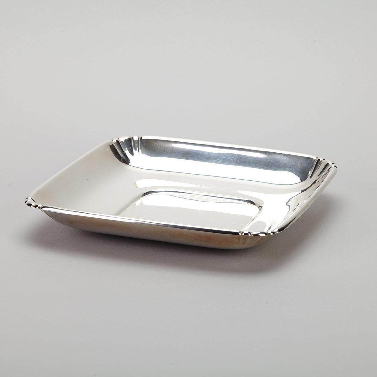 American Silver Square Serving Dish, Wallace Silversmiths, Wallingford, Ct., 20th century