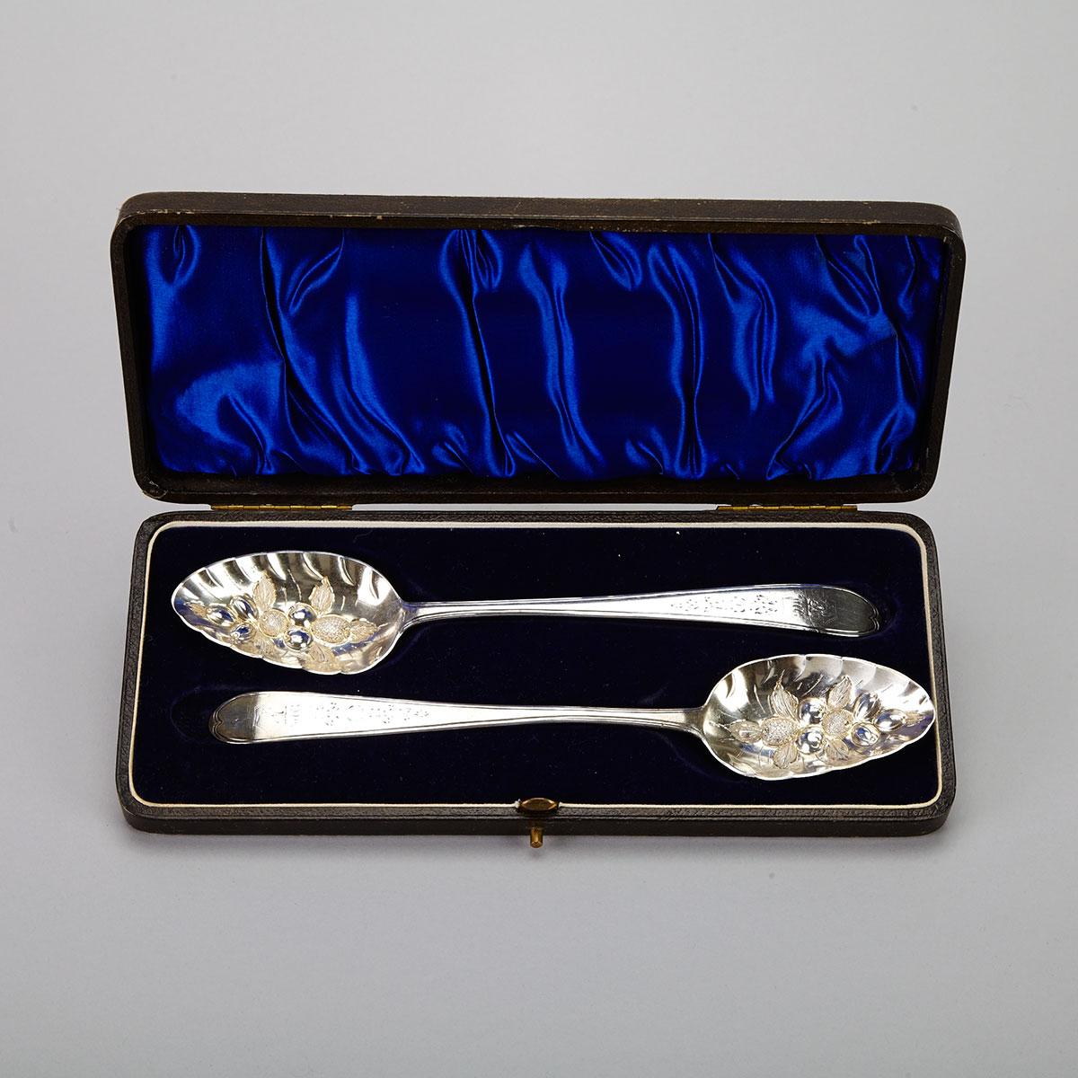 Pair of George III Irish Silver Berry Spoons, Jonas Osbourne, Dublin, 1794