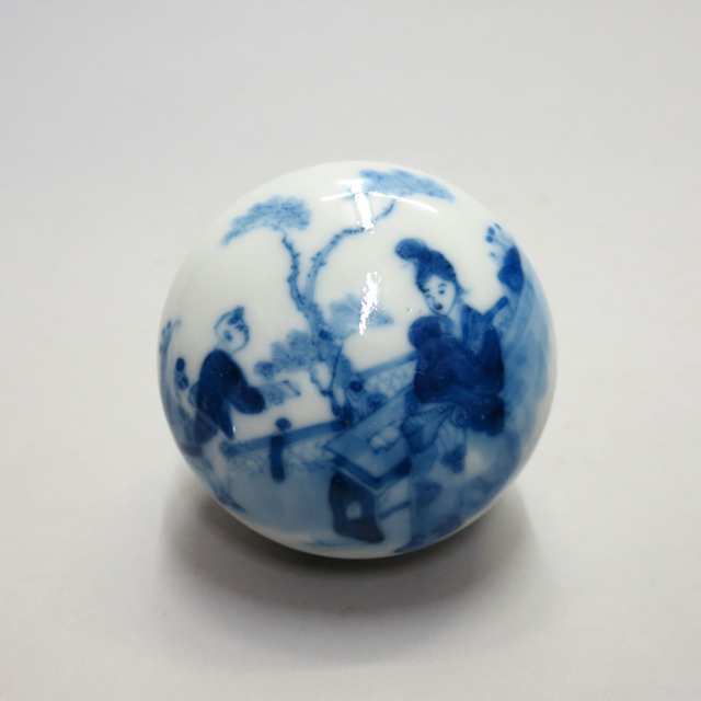 Three Export Blue and White Miniature Jarlets, 18th/19th Century