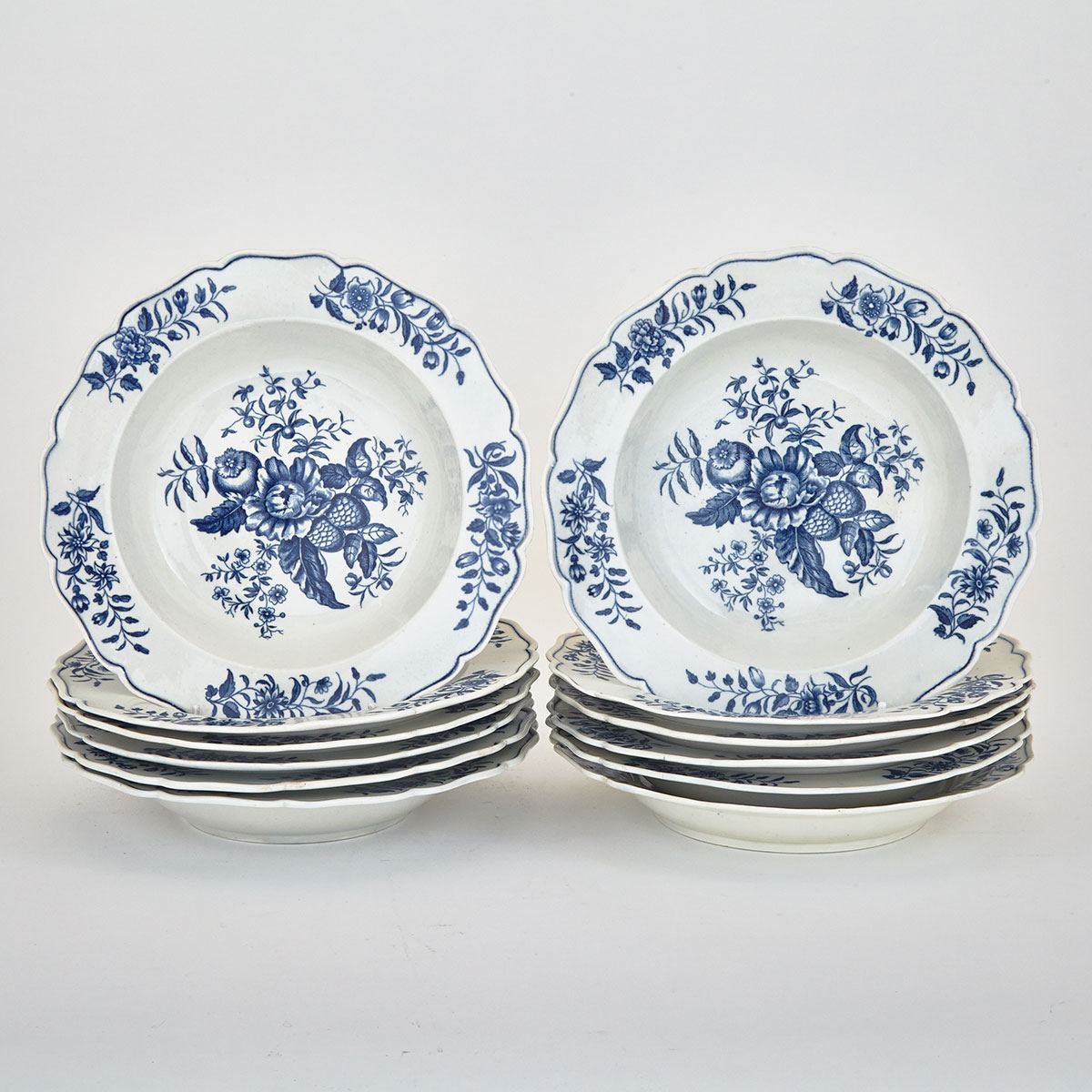 Twelve Worcester ‘Pine Cone’ Pattern Soup Plates, c.1770-85