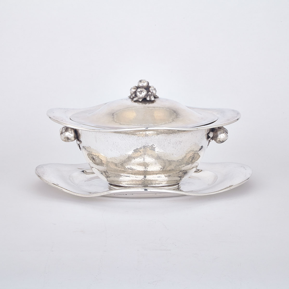 Italian Silver Covered Tureen and Stand, 20th century