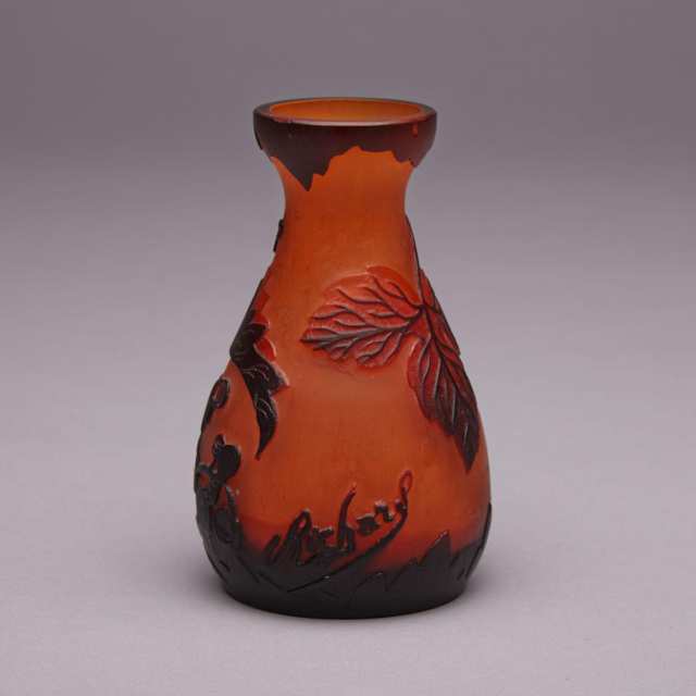 Richard Cameo Glass Small Vase, early 20th century