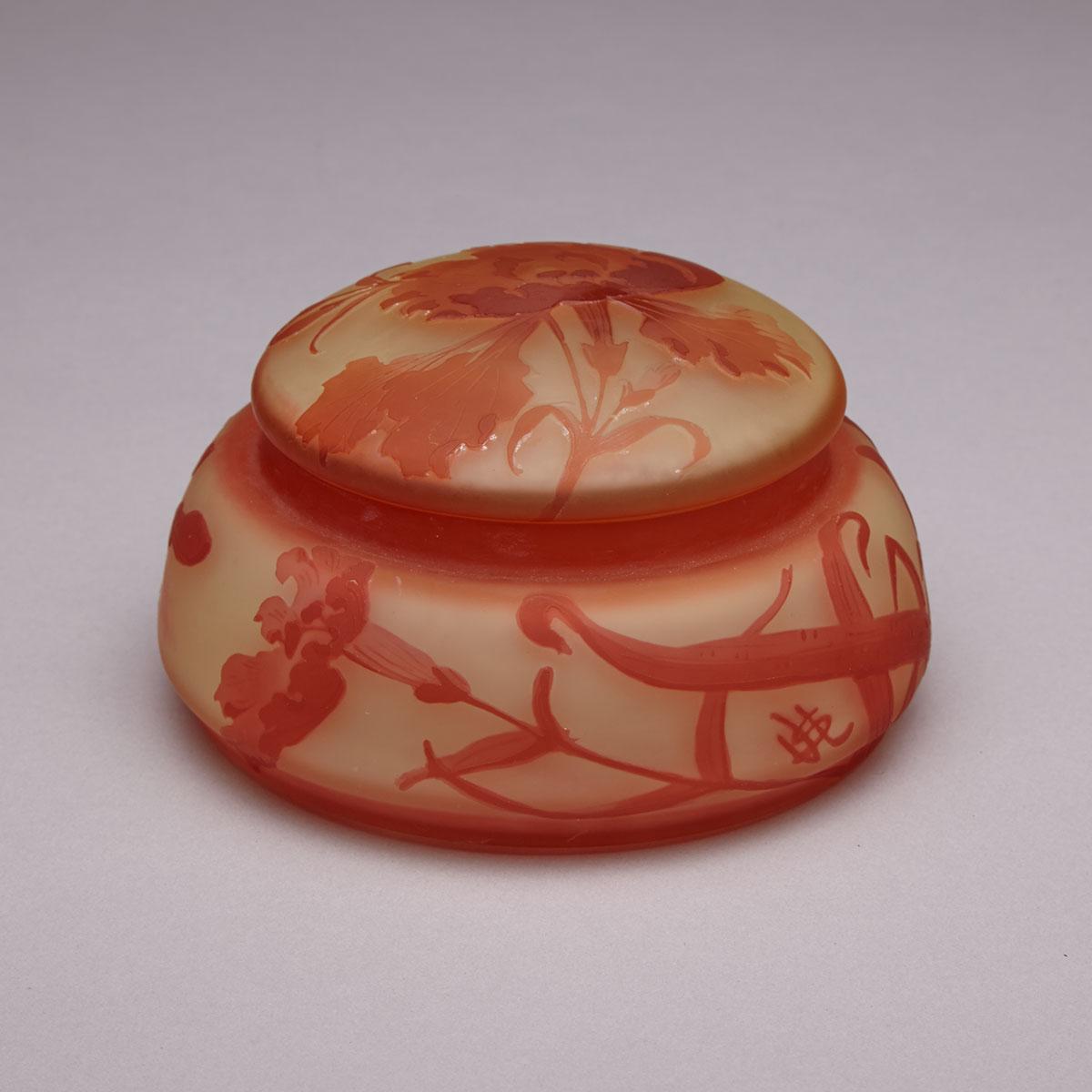 Val St. Lambert Cameo Glass Covered Jar, early 20th century