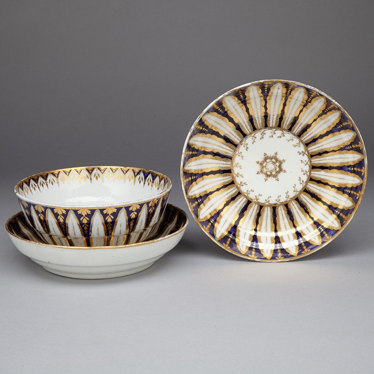 Pair of Chamberlains Worcester ‘Sir Charles Talbot’ Pattern Saucer Dishes and a Bowl, c.1800