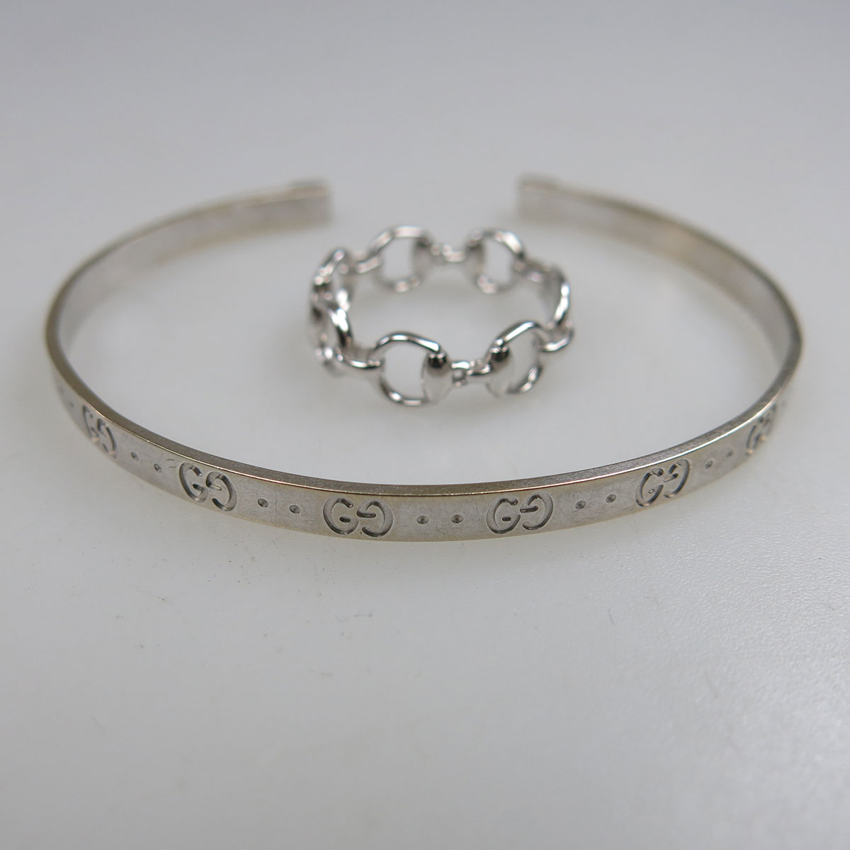 Gucci 18k White Gold Ring And Bangle