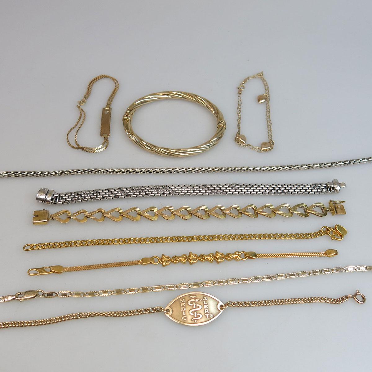 10 Various Gold Chains And Bracelets