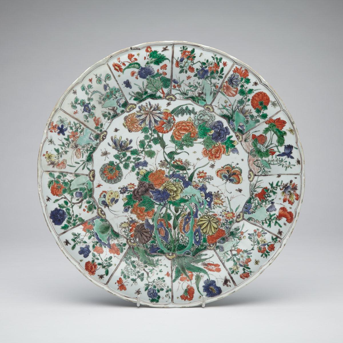 Large Famille Verte Floral Charger, Kangxi Period (1662-1722)