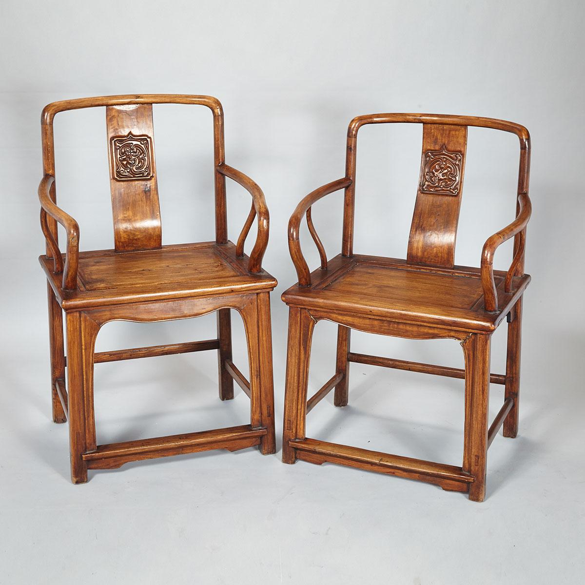 Pair of Elm Wood Horseshoe Back Chairs, Early 20th Century