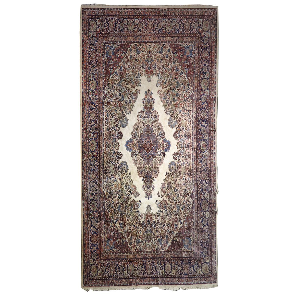 Indo-Sarouk Carpet