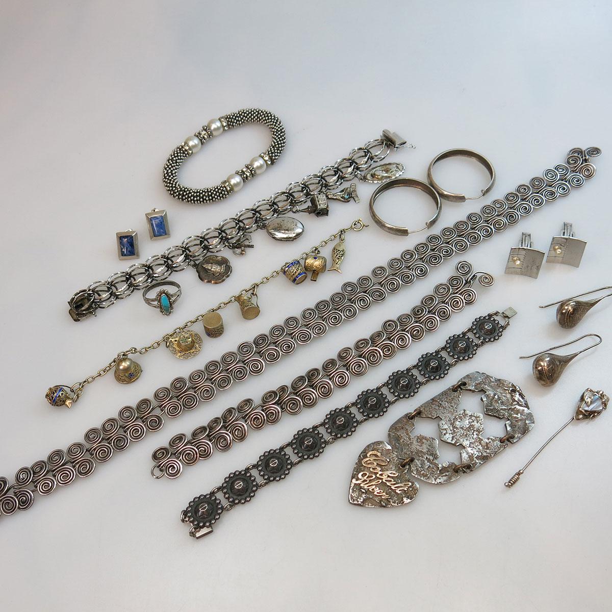 Small Quantity Of Various Silver Jewellery, Etc