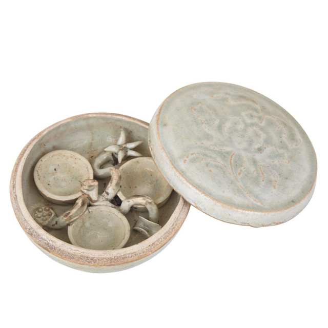 Yinging Glazed Cosmetic Box and Cover, Yuan to Ming Dynasty