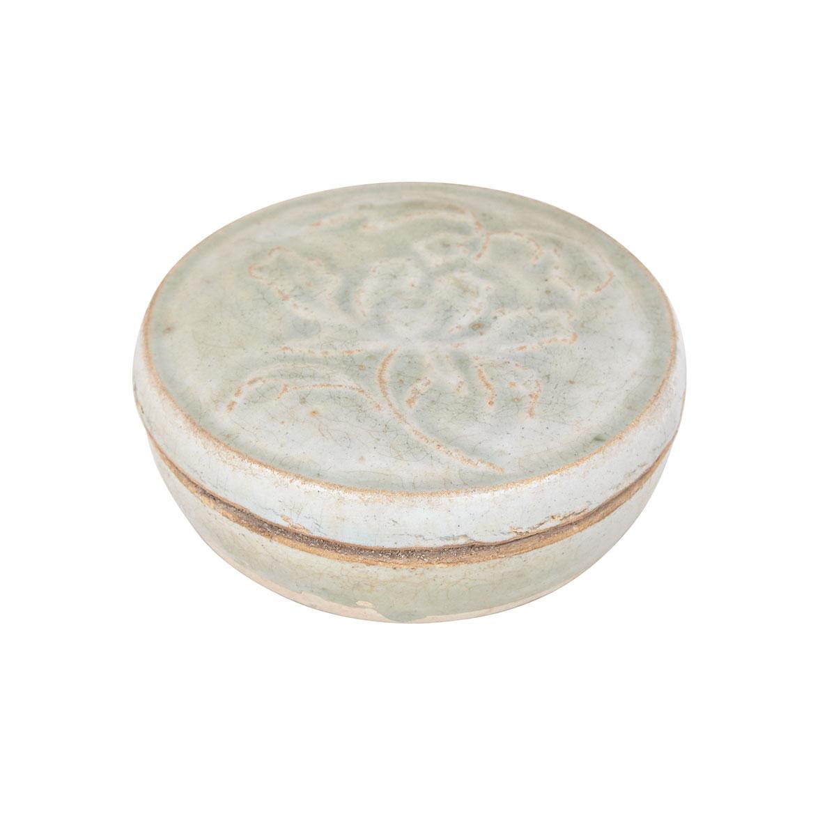Yinging Glazed Cosmetic Box and Cover, Yuan to Ming Dynasty