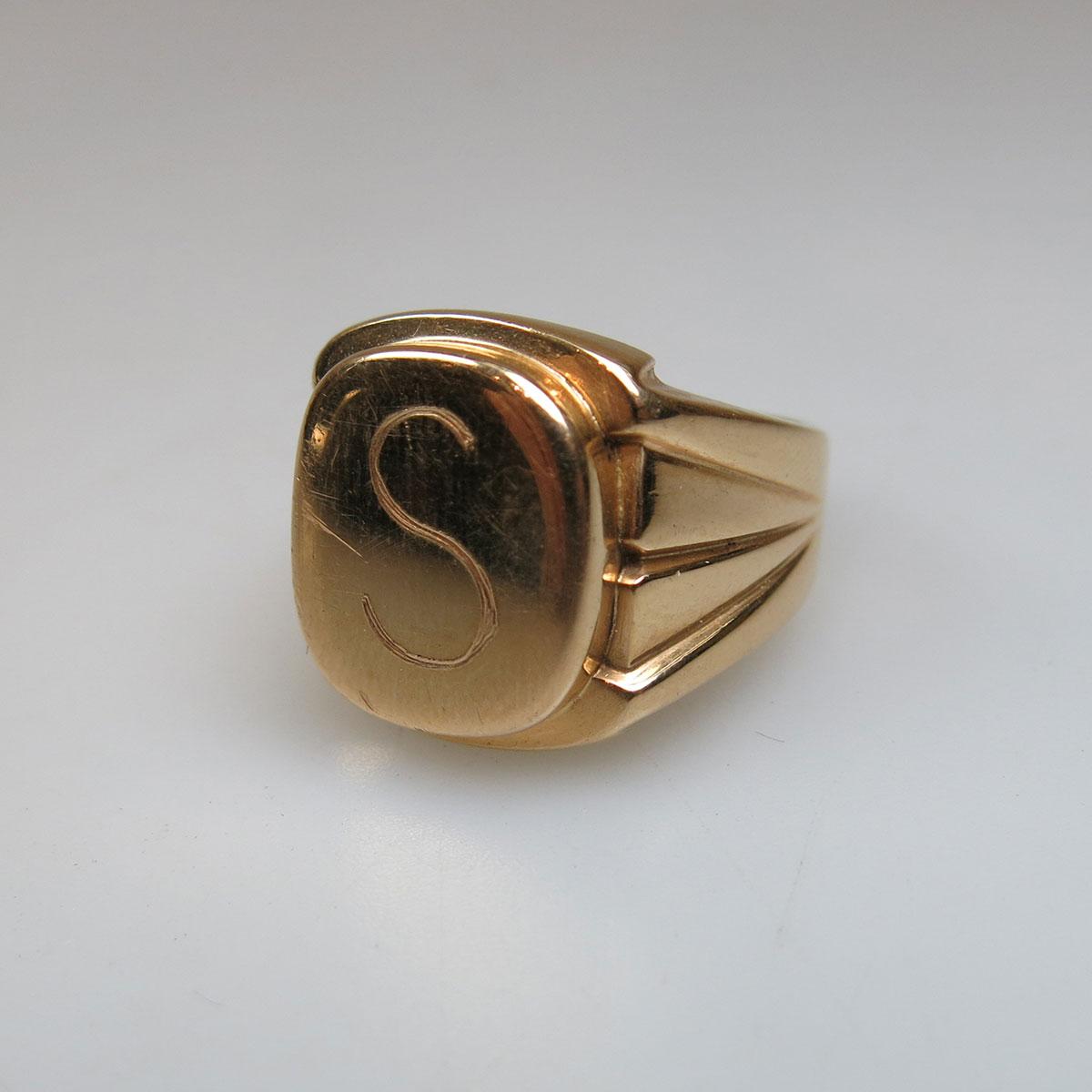 Egyptian 18k Yellow Gold Signet Ring