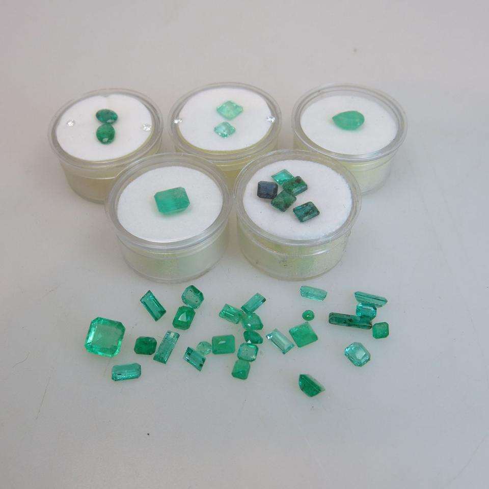 Small Quantity Of Unmounted Emerald, Oval, & Pear Cut Emeralds 