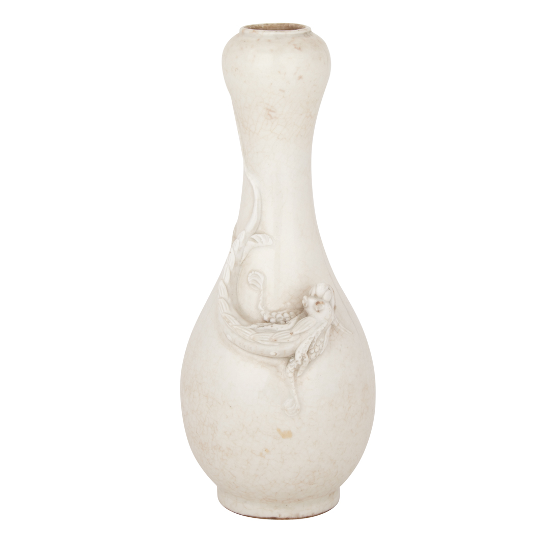 Chilong Garlic Head Vase, 18th/19th Century