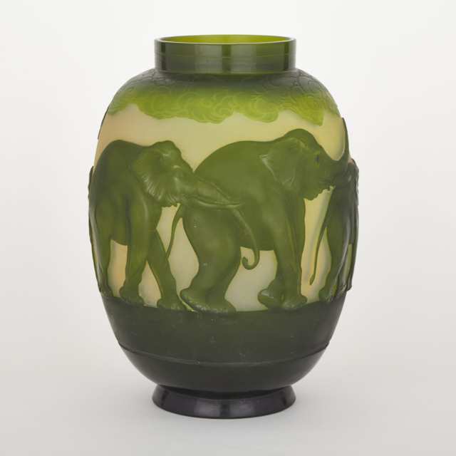 Gallé Mould-Blown Cameo Glass Elephants Table Lamp, c.1900
