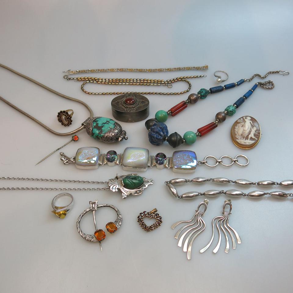 Small Quantity Of Various Silver And Gold-Filled Jewellery
