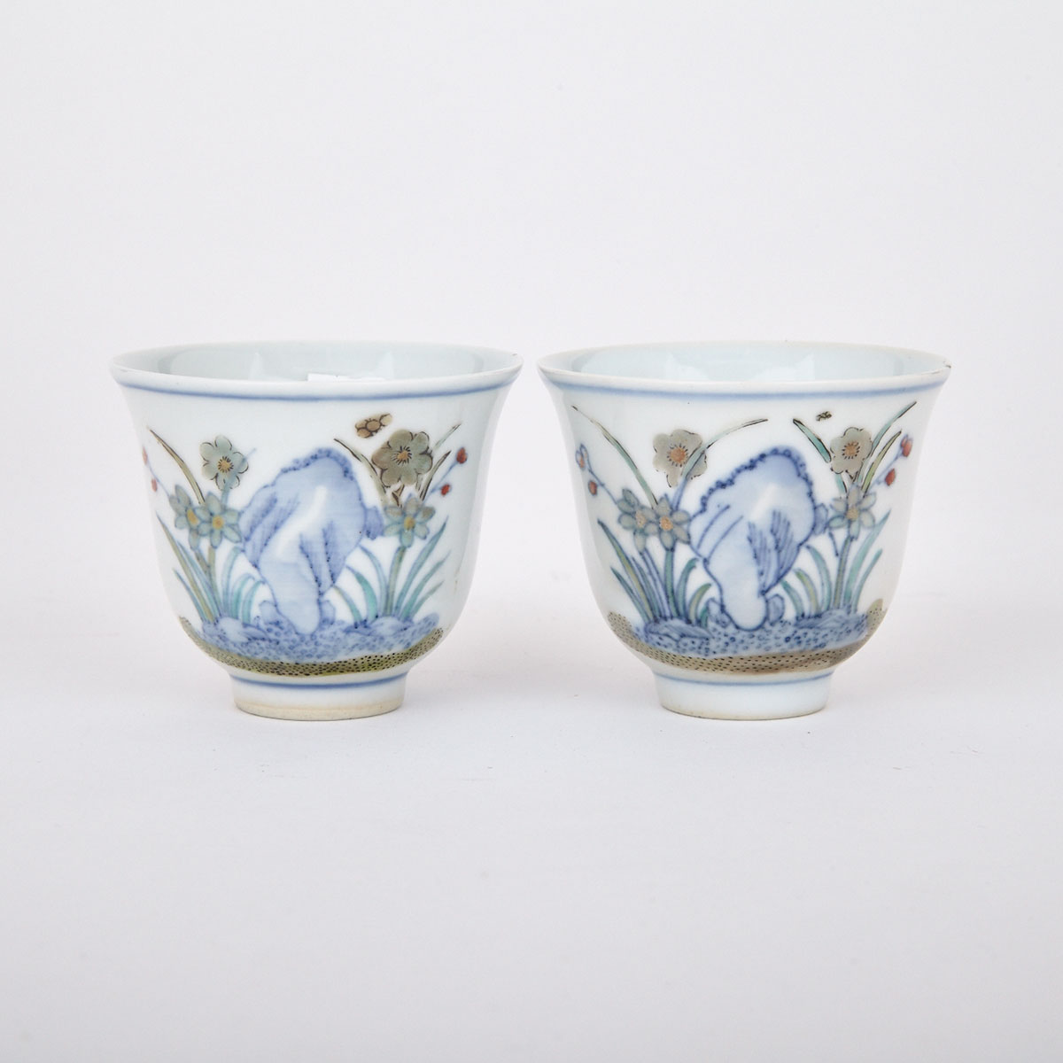Pair of Doucai Floral Cups, Xuantong Mark