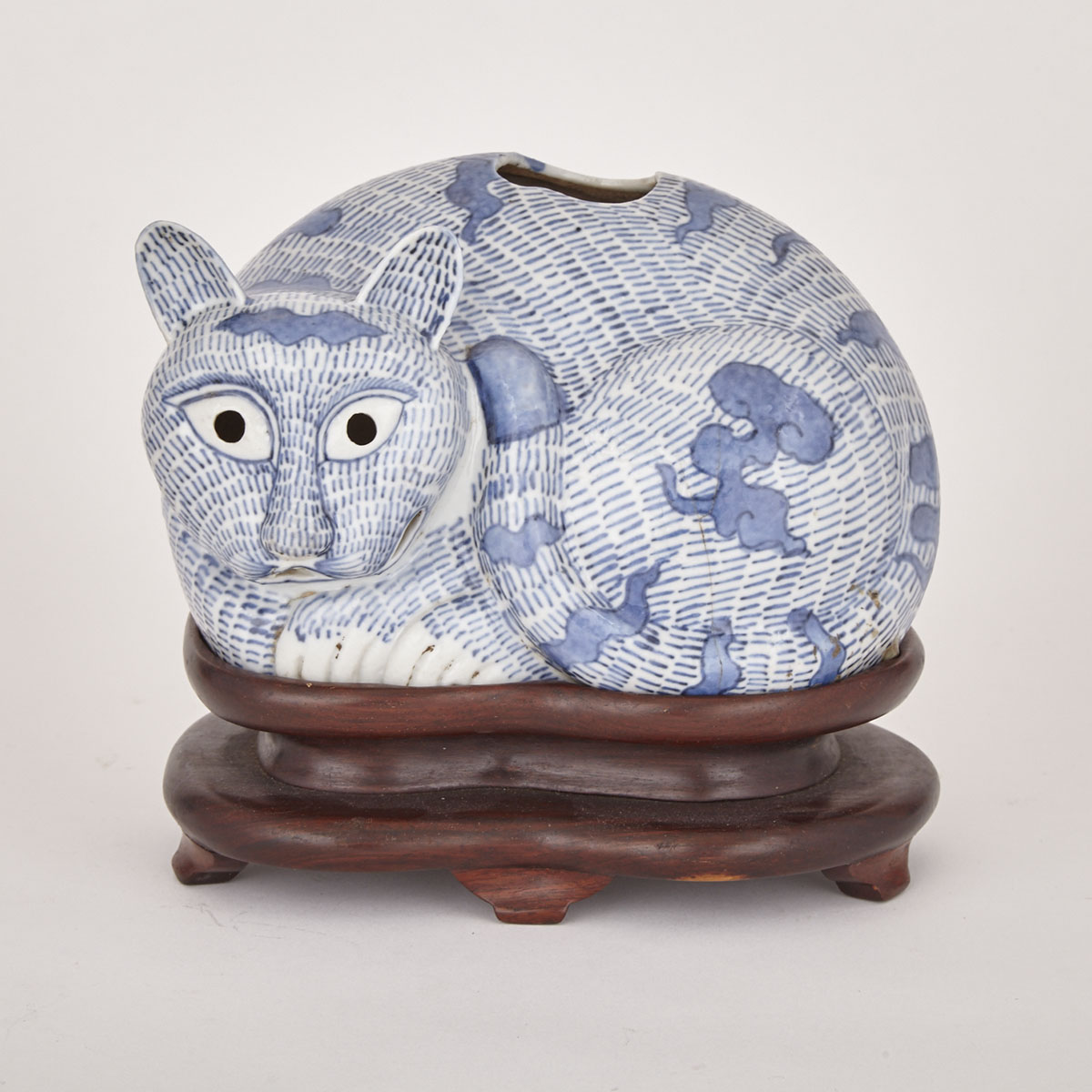 Japanese Arita Blue and White Glazed Porcelain Cat Form Lantern, Meiji/Taisho Period