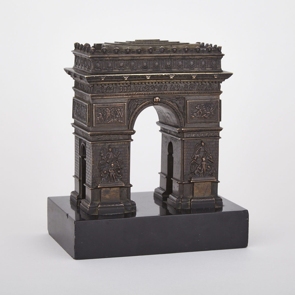 French Grand Tour Souvenir Bronze Moodel of the Arc de Triomphe, c.1900