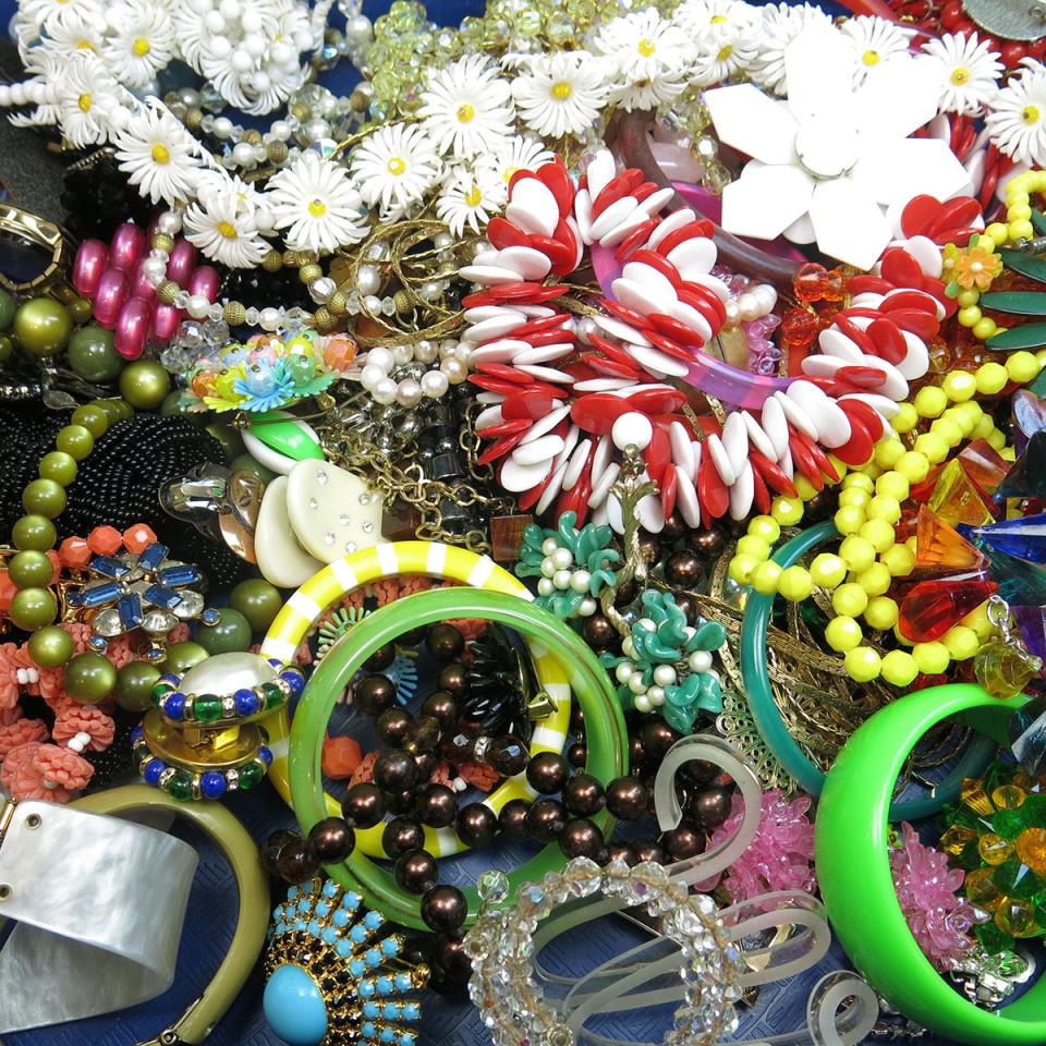 Quantity Of Costume Jewellery And Watches