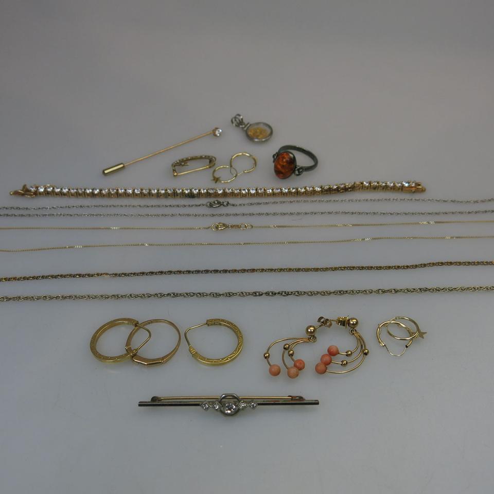 Small Quantity Of 14k Gold And Silver Jewellery