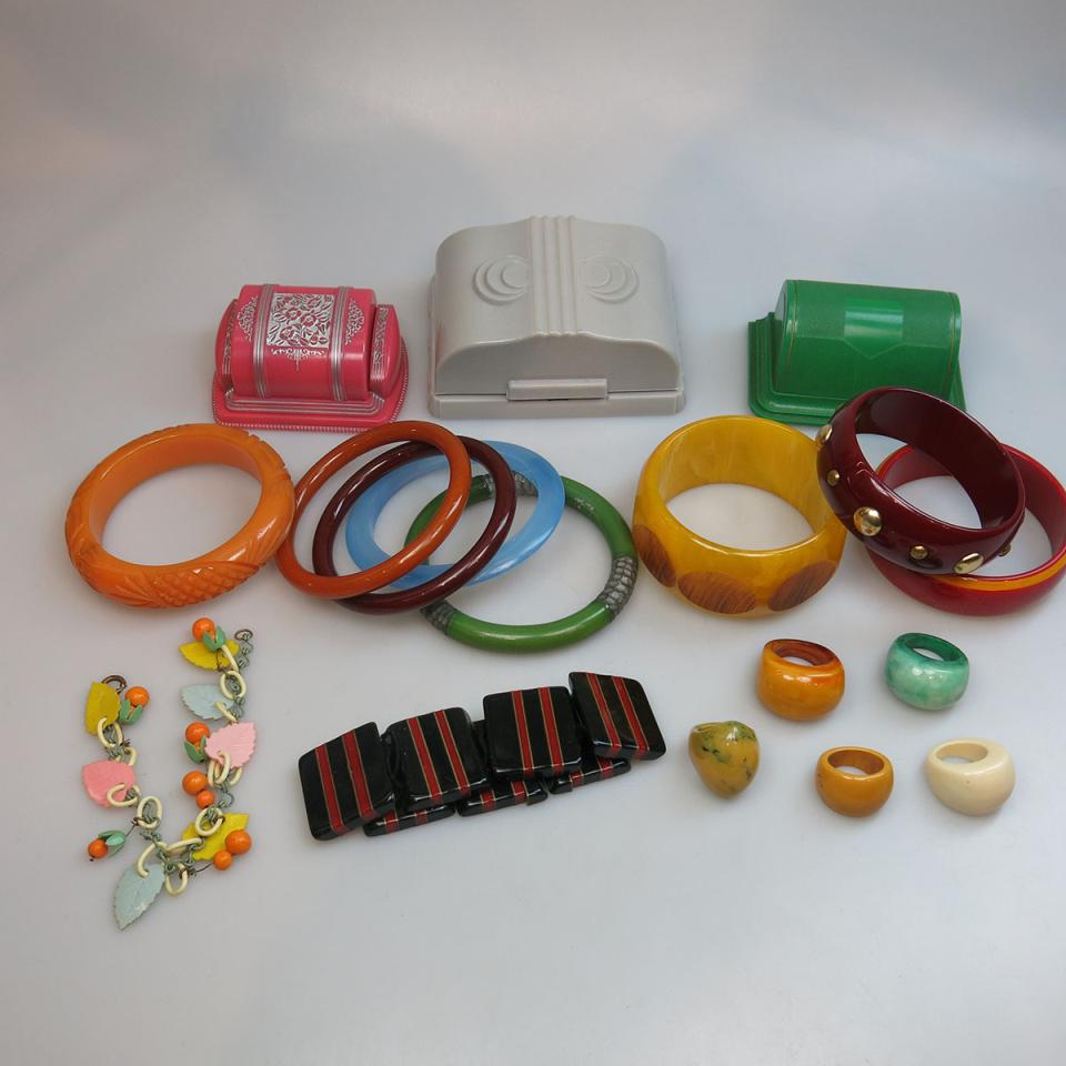 Quantity Of Bakelite And Plastic Rings, Ring Boxes & Bracelets 