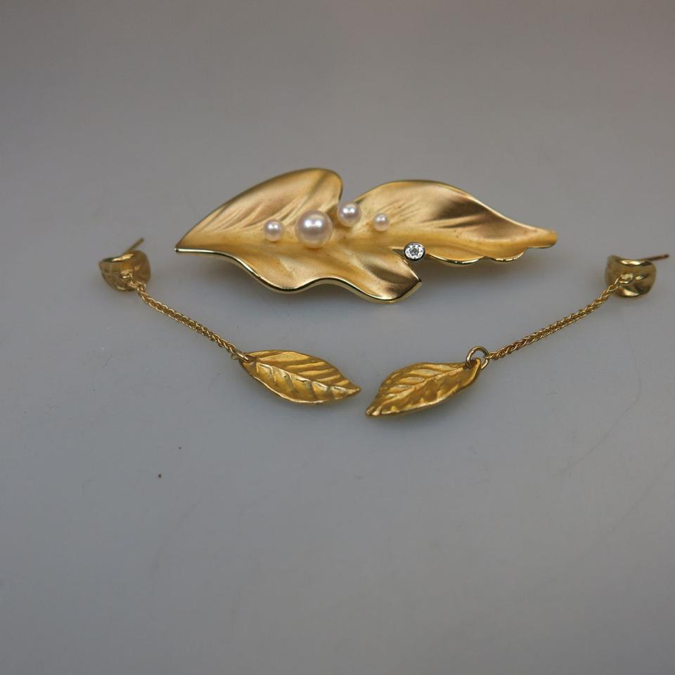 14k Yellow Gold Brooch And A Pair Of 18k Yellow Gold Drop Earrings