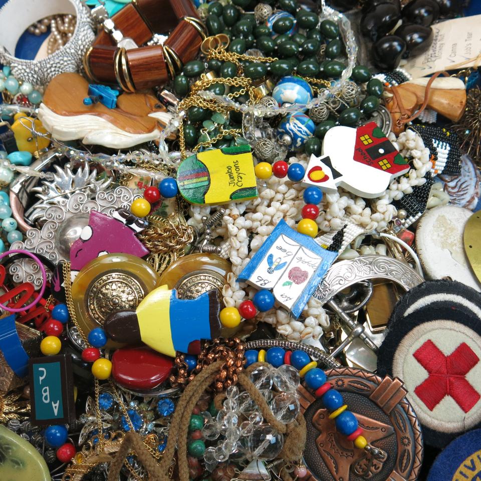Quantity Of Costume Jewellery And Watches