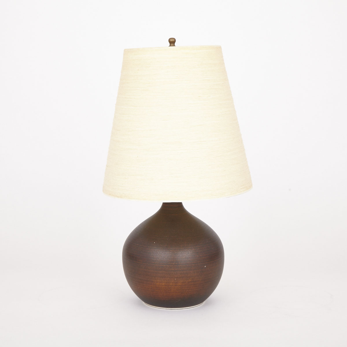 Lotte & Gunnar Bostlund Ceramic Table Lamp with Original Wool Wrapped Fiberglass Shade, mid 20th century