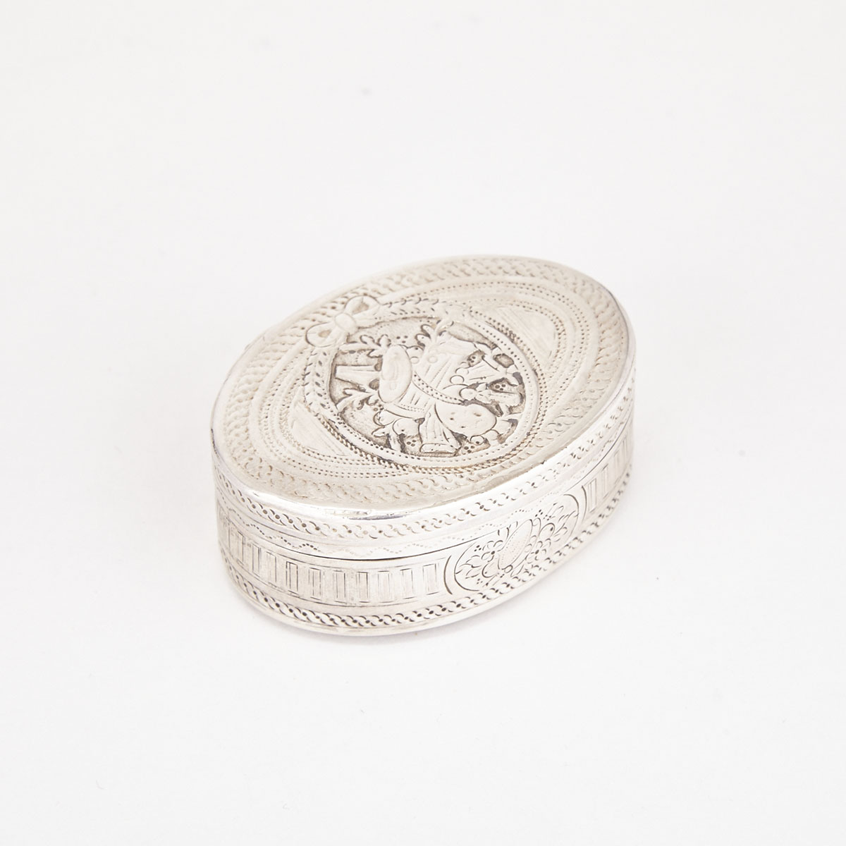 French Silver Oval Snuff Box, Paris, 1781-89