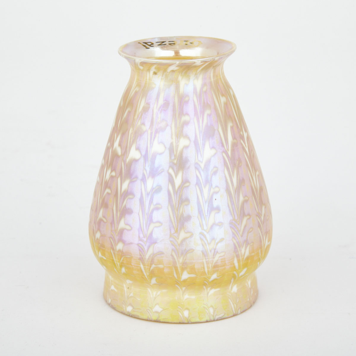 Quezal Iridescent Glass Shade, early 20th century 