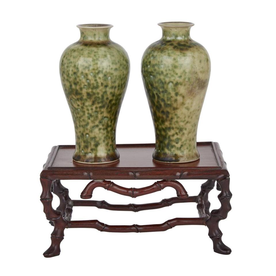 A Pair of Miniature Apple-Green Meiping Vases on a Finely Carved Rosewood Stand