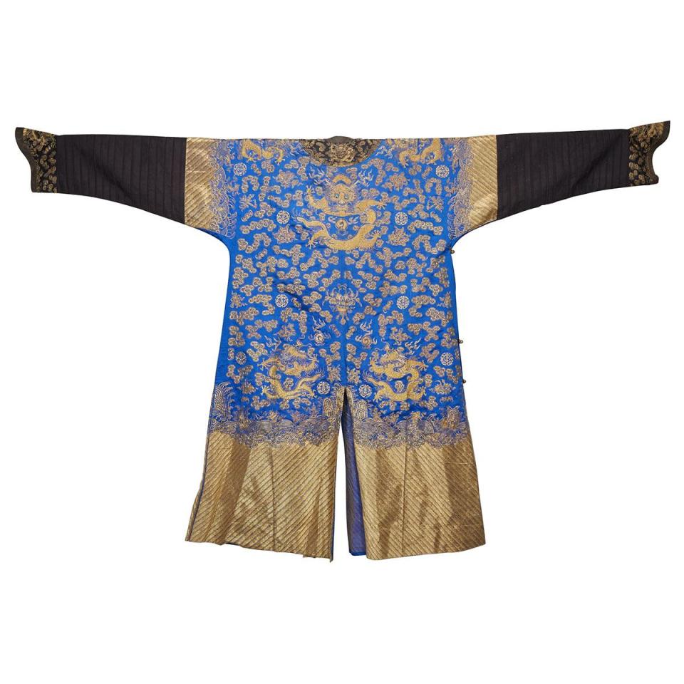 A Chinese Silk Embroidered Dragon Robe, Early 20th Century
