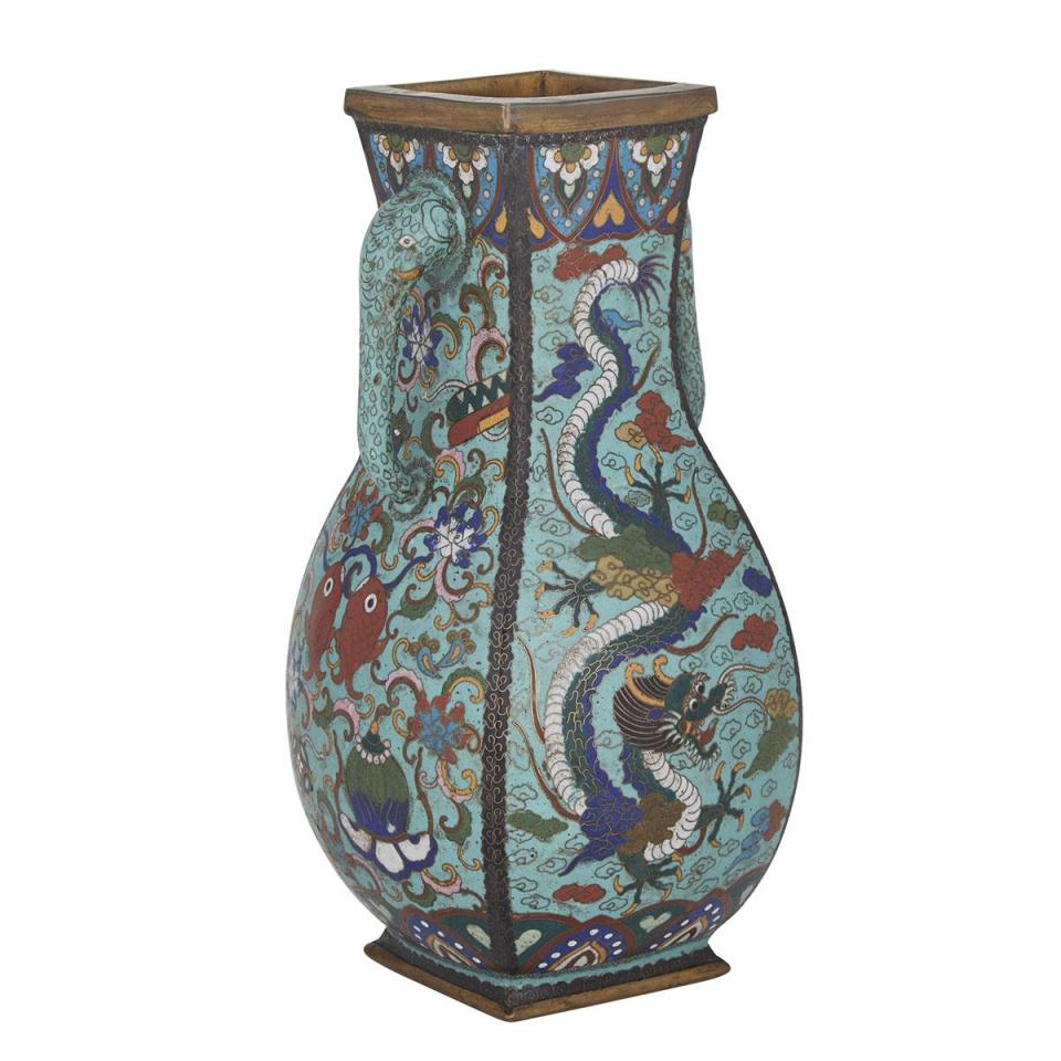 A Chinese Archaic Form Cloisonné Vase, Early 20th Century