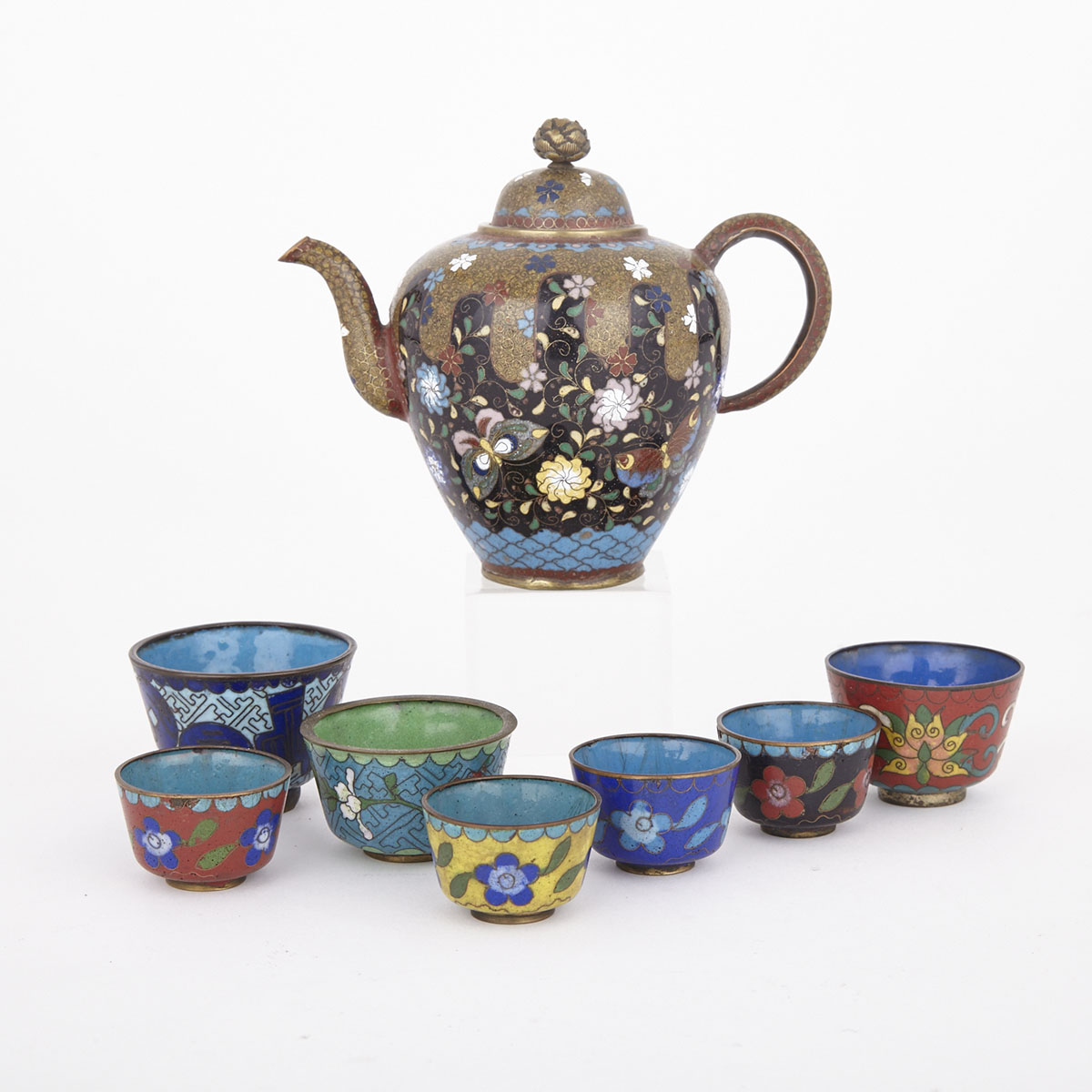 A Cloisonne Teapot together with Seven Closionne Cups, Early 20th Century