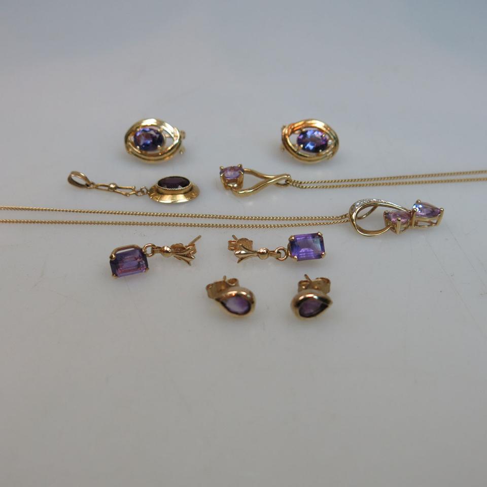 Small Quantity Of Gold Jewellery Set With Amethysts