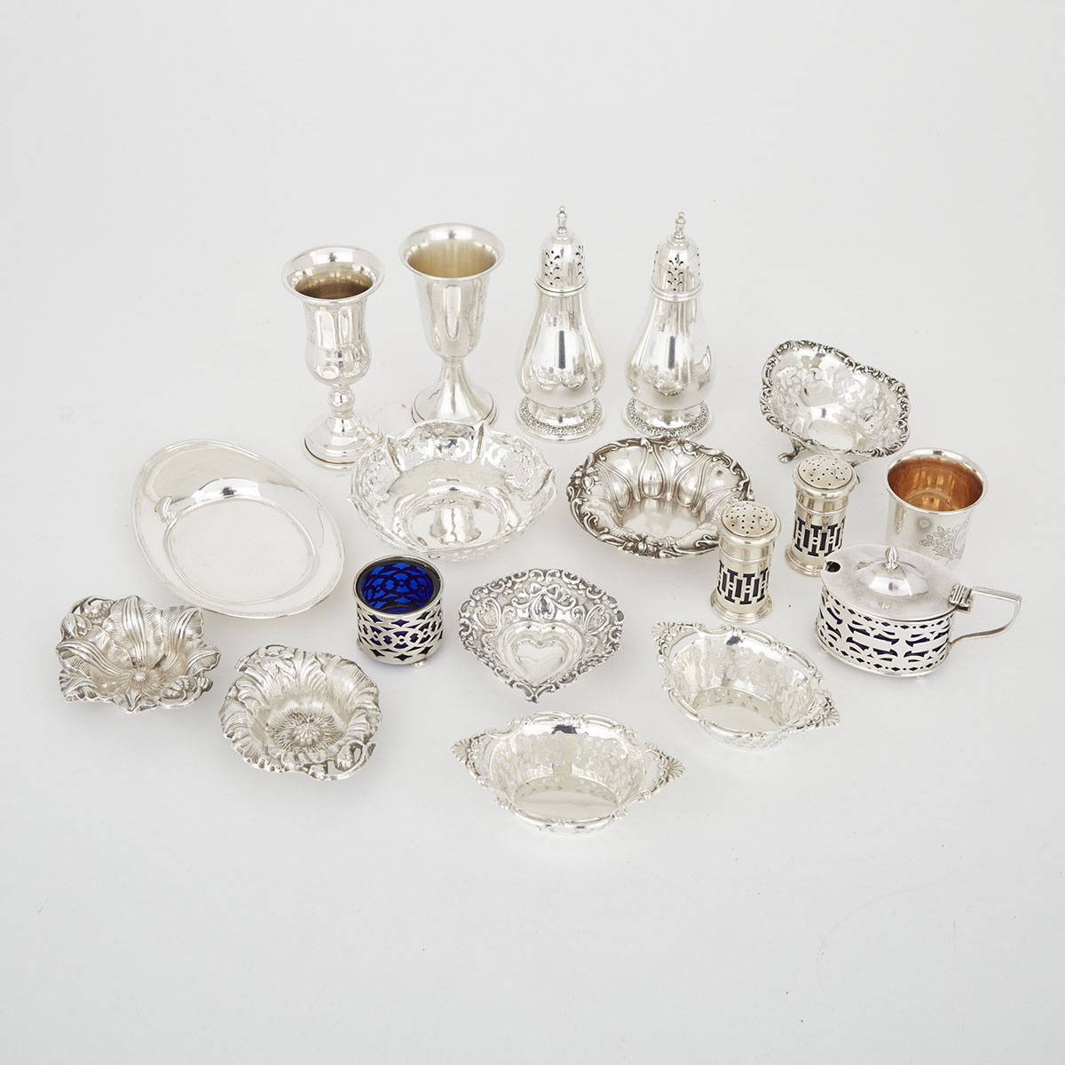 Group of English, Continental and North American Silver, 20th century