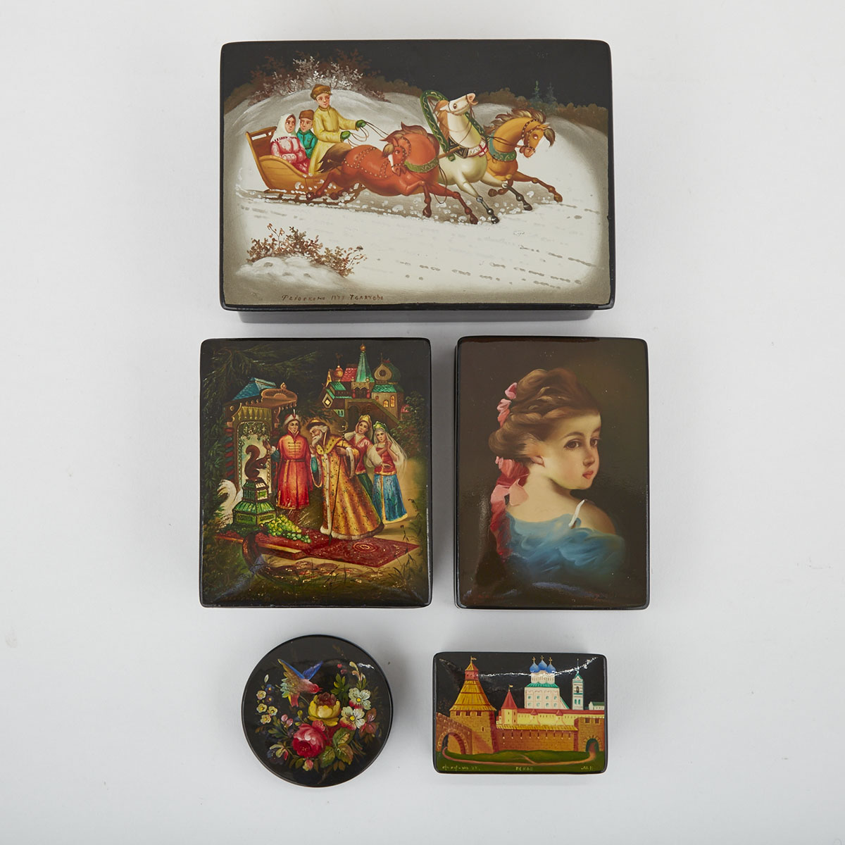 Group of FIve Russian Lacquered Dresser Boxes, Fedoskino, 20th century