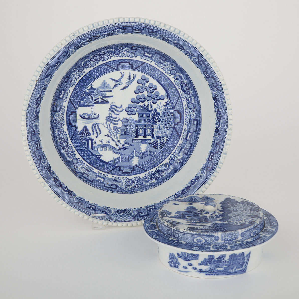 English Blue-Printed Pearlware Basin and Covered Dish, c.1800