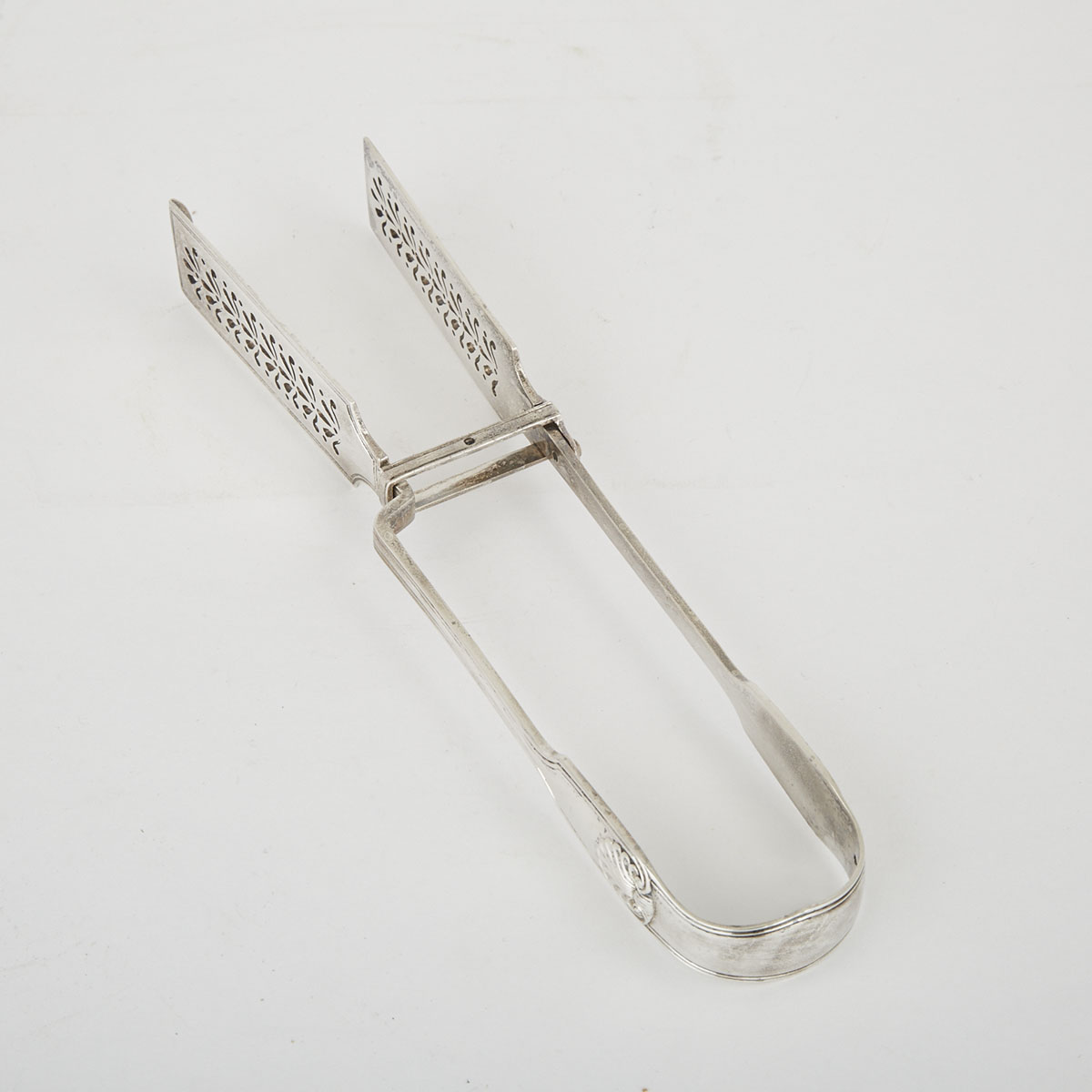 Victorian Silver Fiddle, Thread and Shell Pattern Asparagus Tongs, Mary Chawner, London, 1839