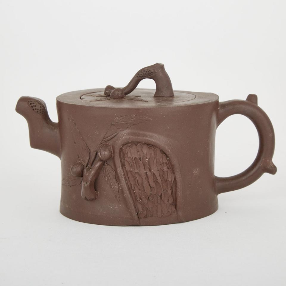 A Chinese Yixing Teapot, 20th Century