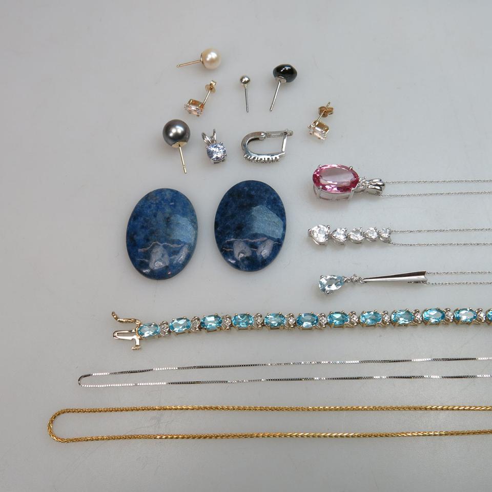Small Quantity of Jewellery