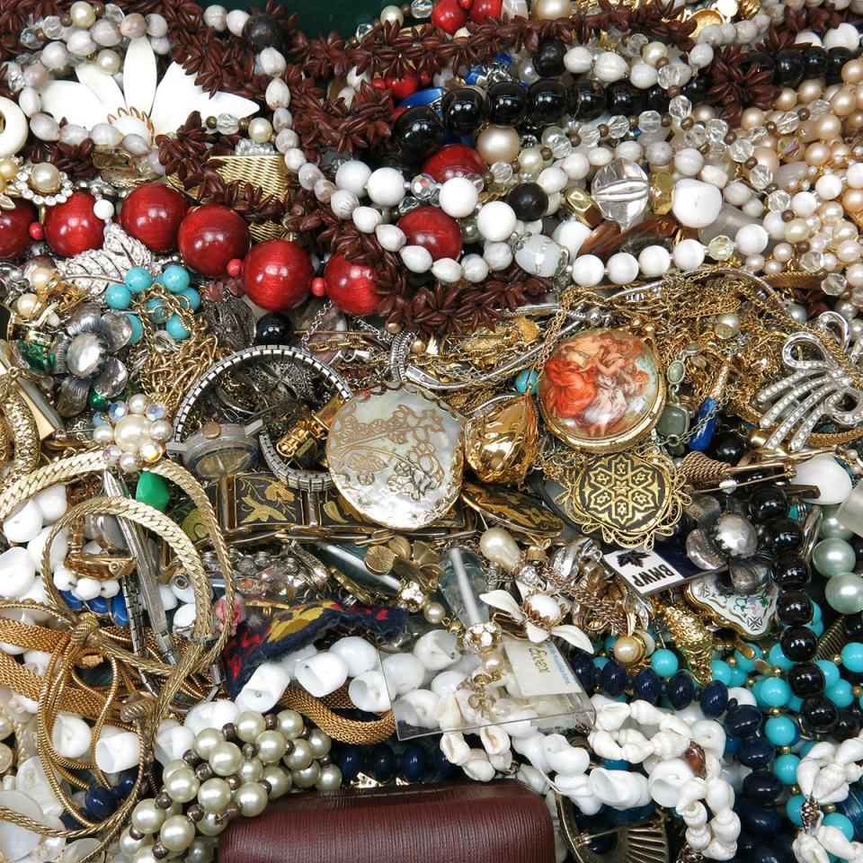 Quantity Of Costume Jewellery, Etc
