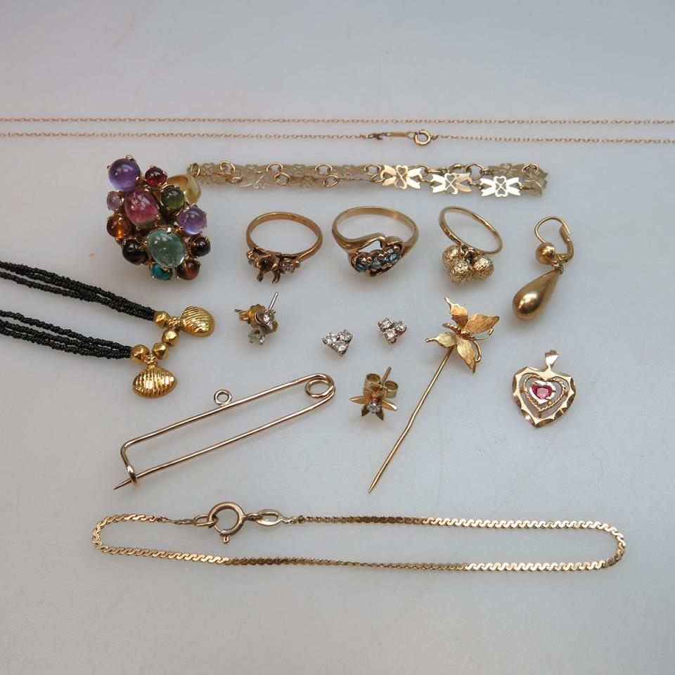 Small Quantity Of Gold Jewellery And Jewellery Segments