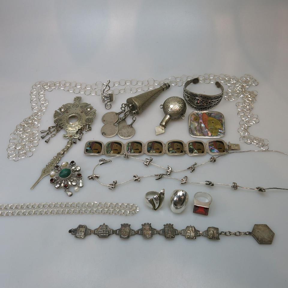 Small Quantity Of Silver Jewellery