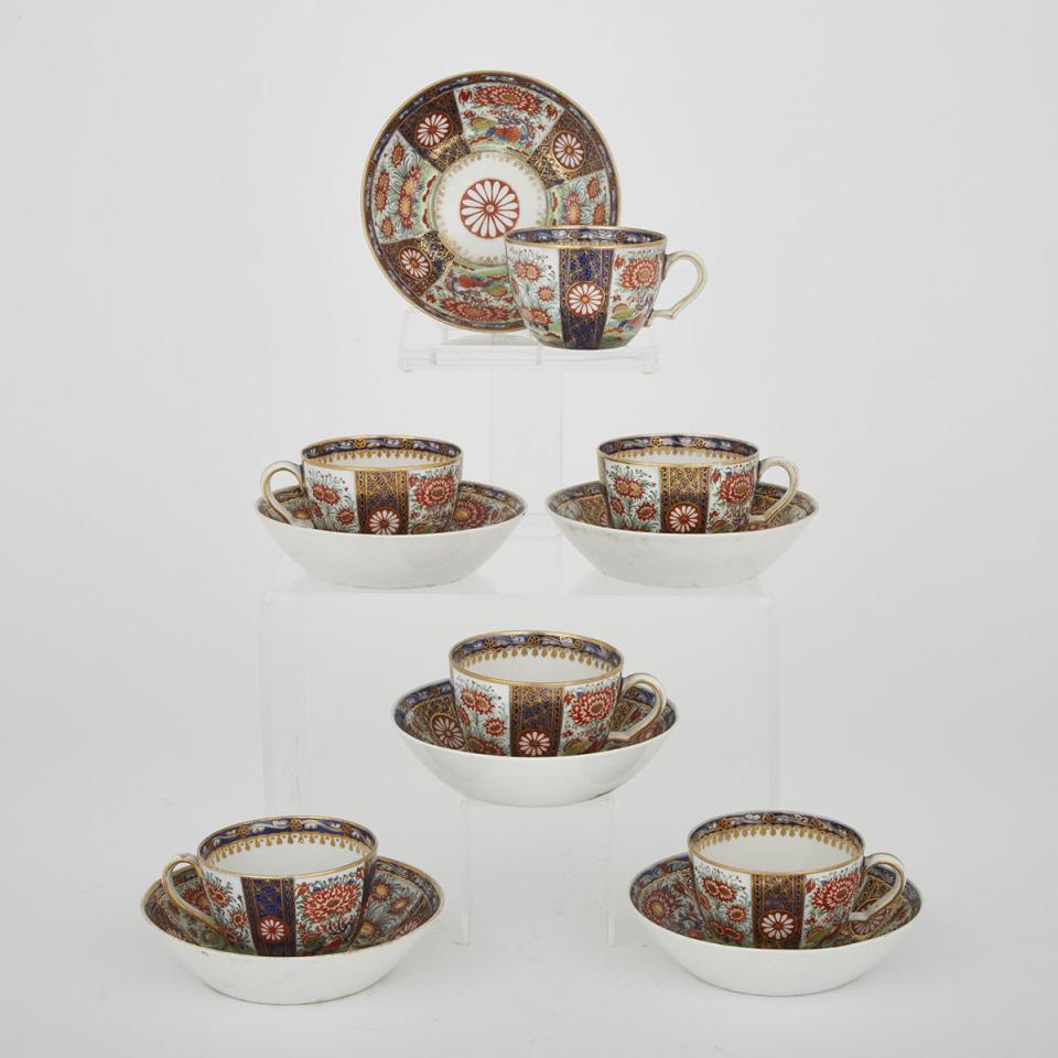 Six Worcester Japan Pattern Tea Cups and Saucers, early 19th century