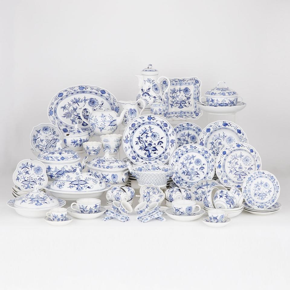 Meissen Blue Onion Pattern Service, late 19th/early 20th century
